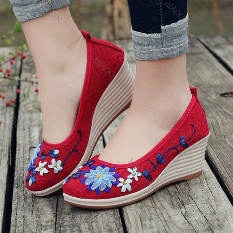 Scarpe con Zeppa Ricamate da D - Ethnic Fashion Women recensione e prezzo